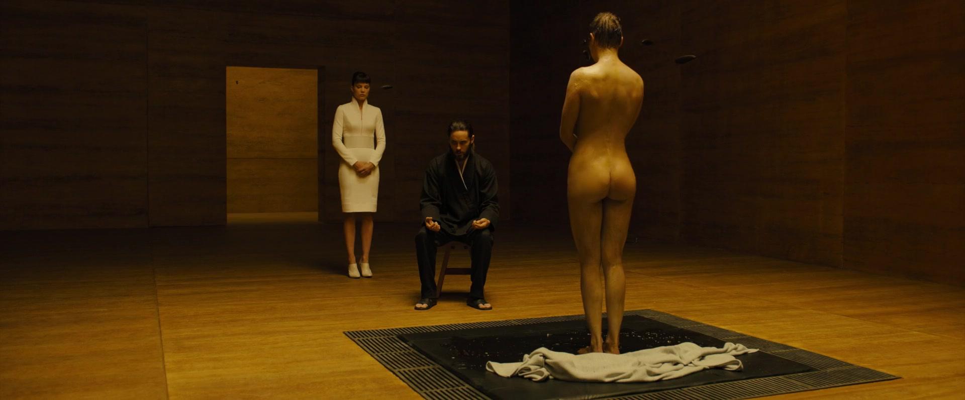 25P Ana de Armas, Sallie Harmsen, Mackenzie Davis Sexy