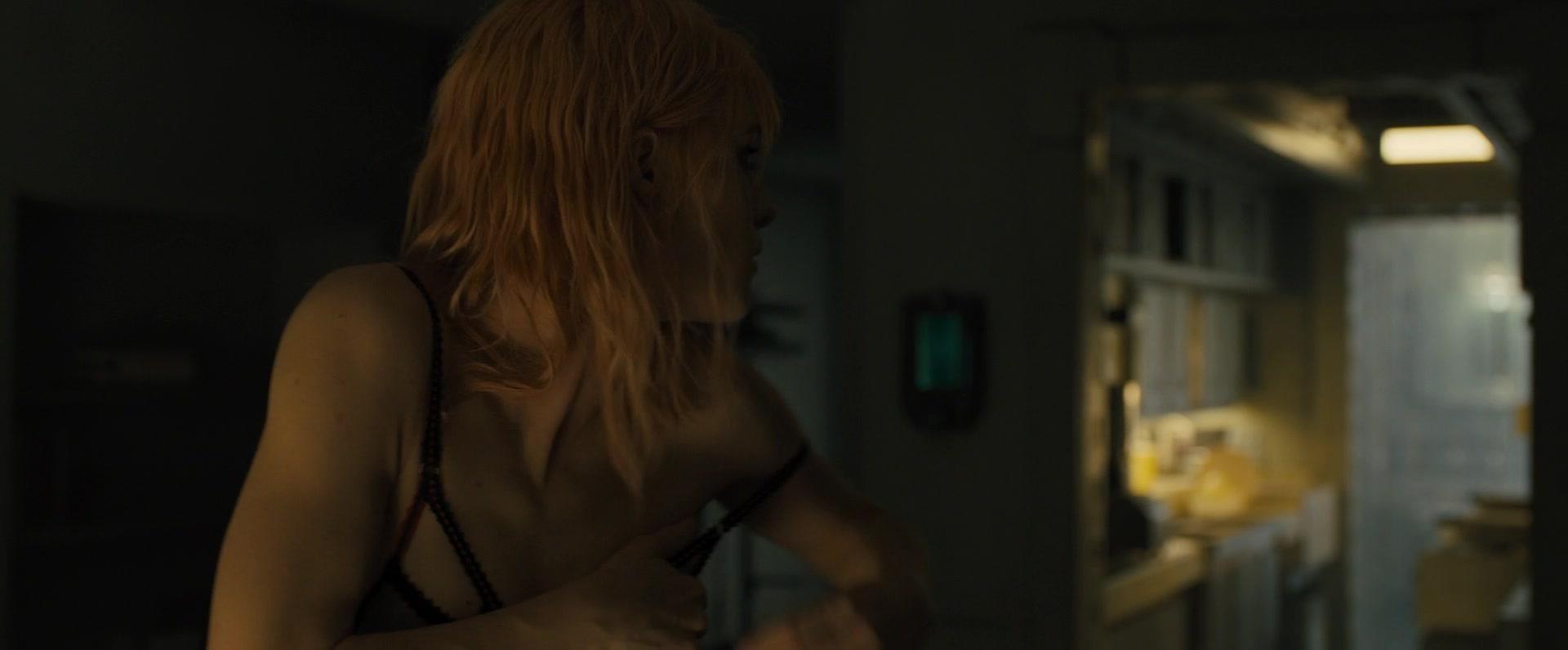 25P Ana de Armas, Sallie Harmsen, Mackenzie Davis Sexy