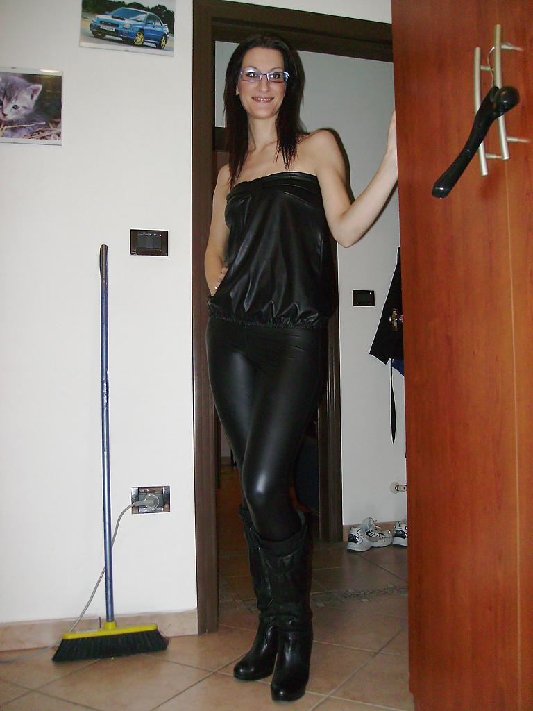 25P I love spandex (Lycra) leotards and leggings!