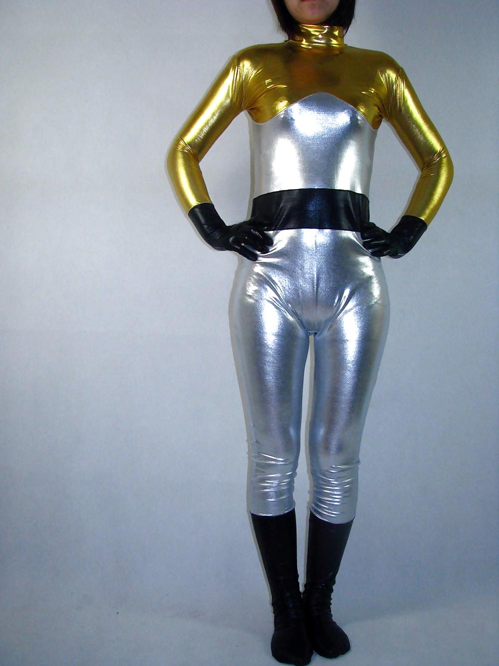 25P I love spandex (Lycra) leotards and leggings!