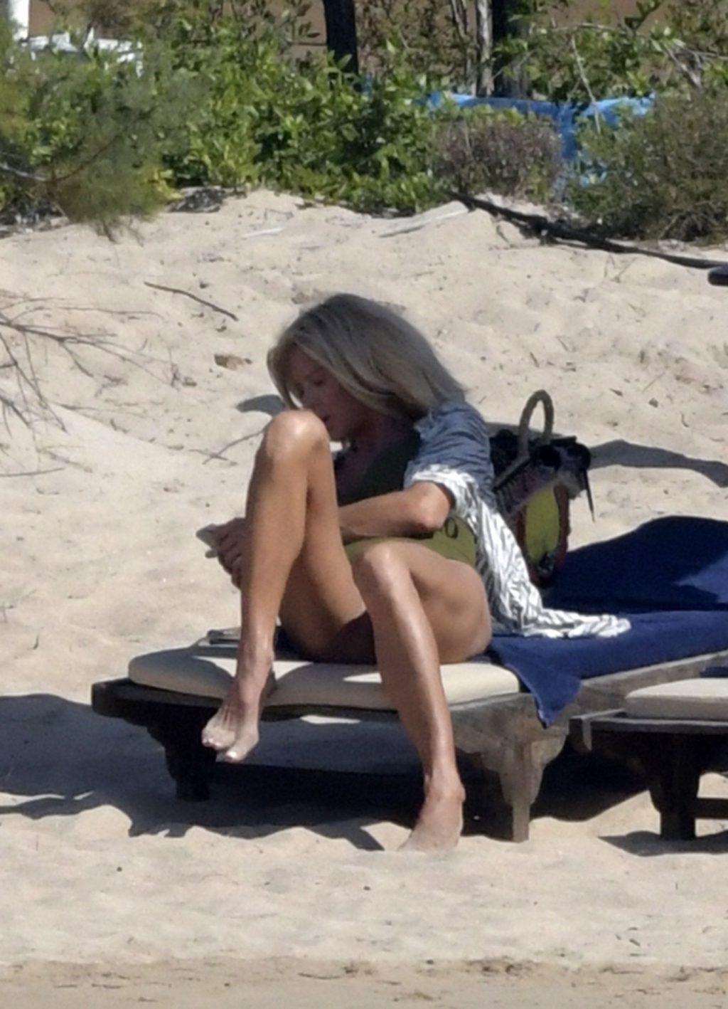 25P Victoria Silvstedt Swimsuit