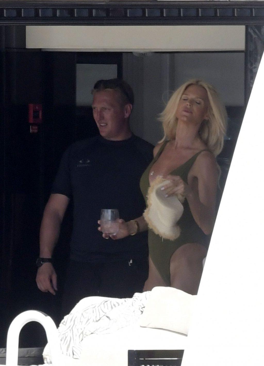 25P Victoria Silvstedt Swimsuit