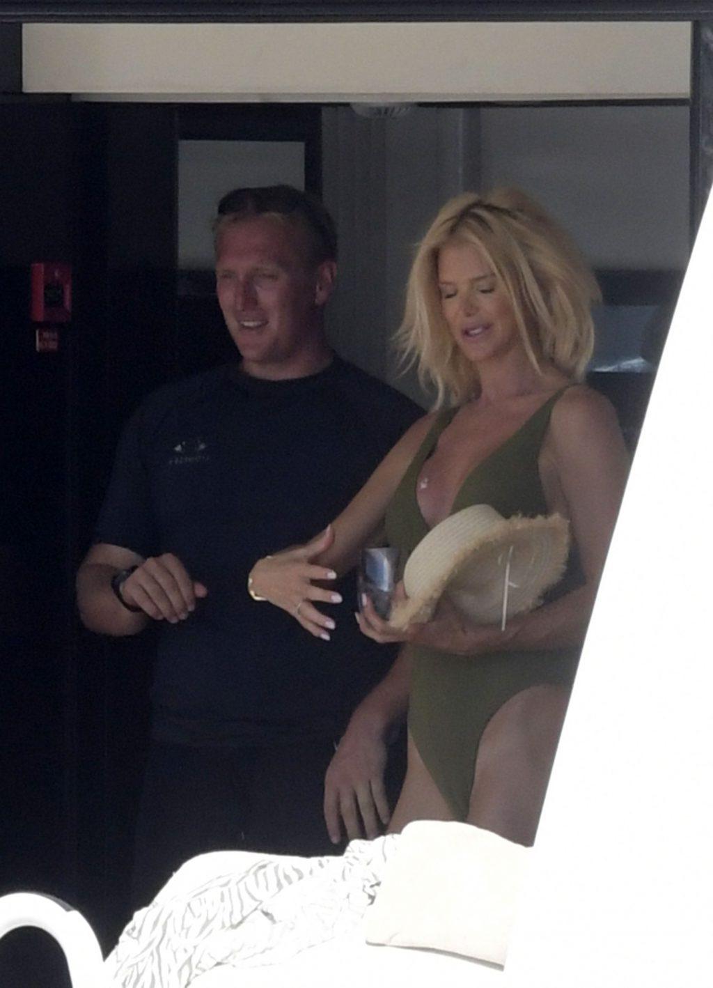25P Victoria Silvstedt Swimsuit
