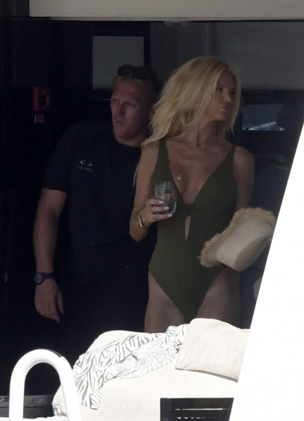 25P Victoria Silvstedt Swimsuit