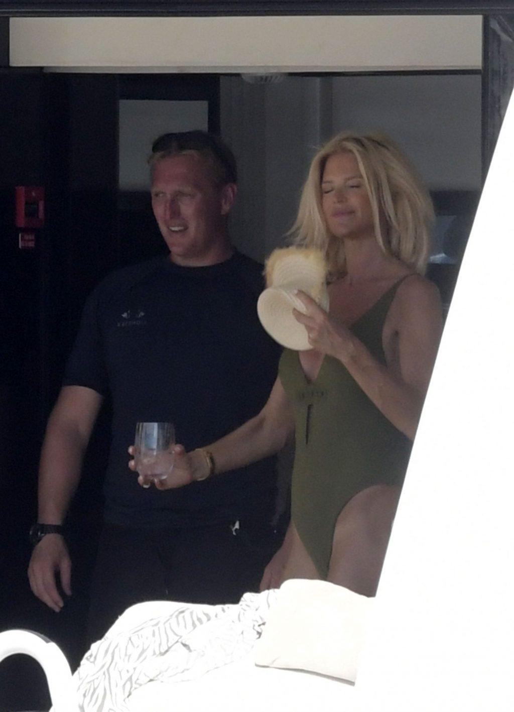 25P Victoria Silvstedt Swimsuit