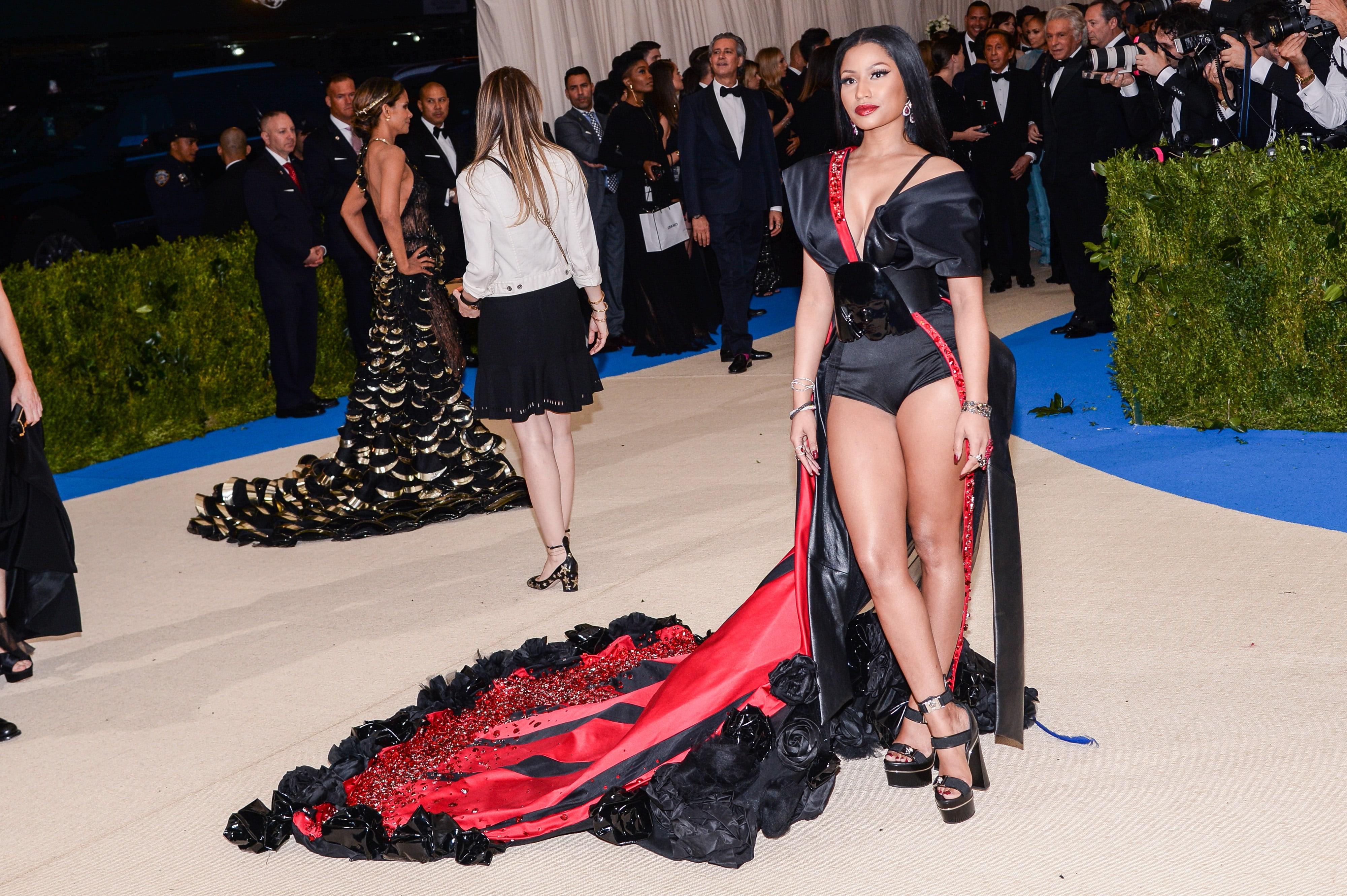 8P Nicki Minaj Wearing a Sexy Dress