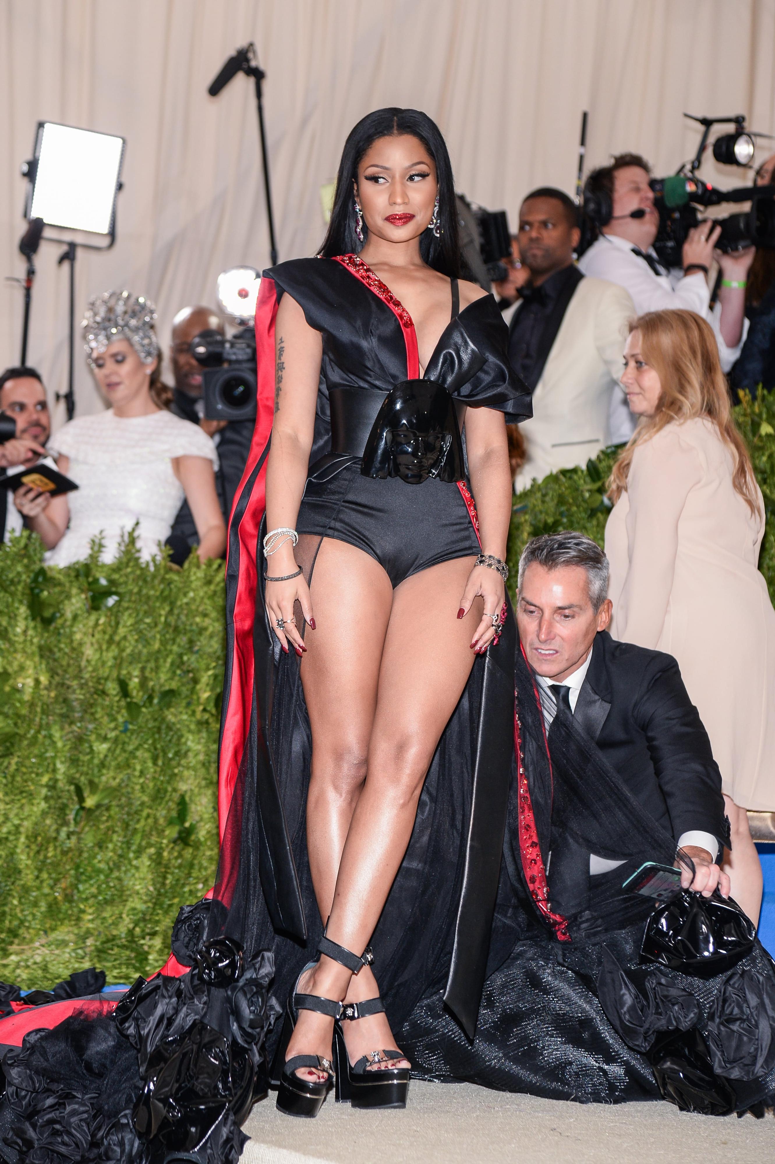 8P Nicki Minaj Wearing a Sexy Dress