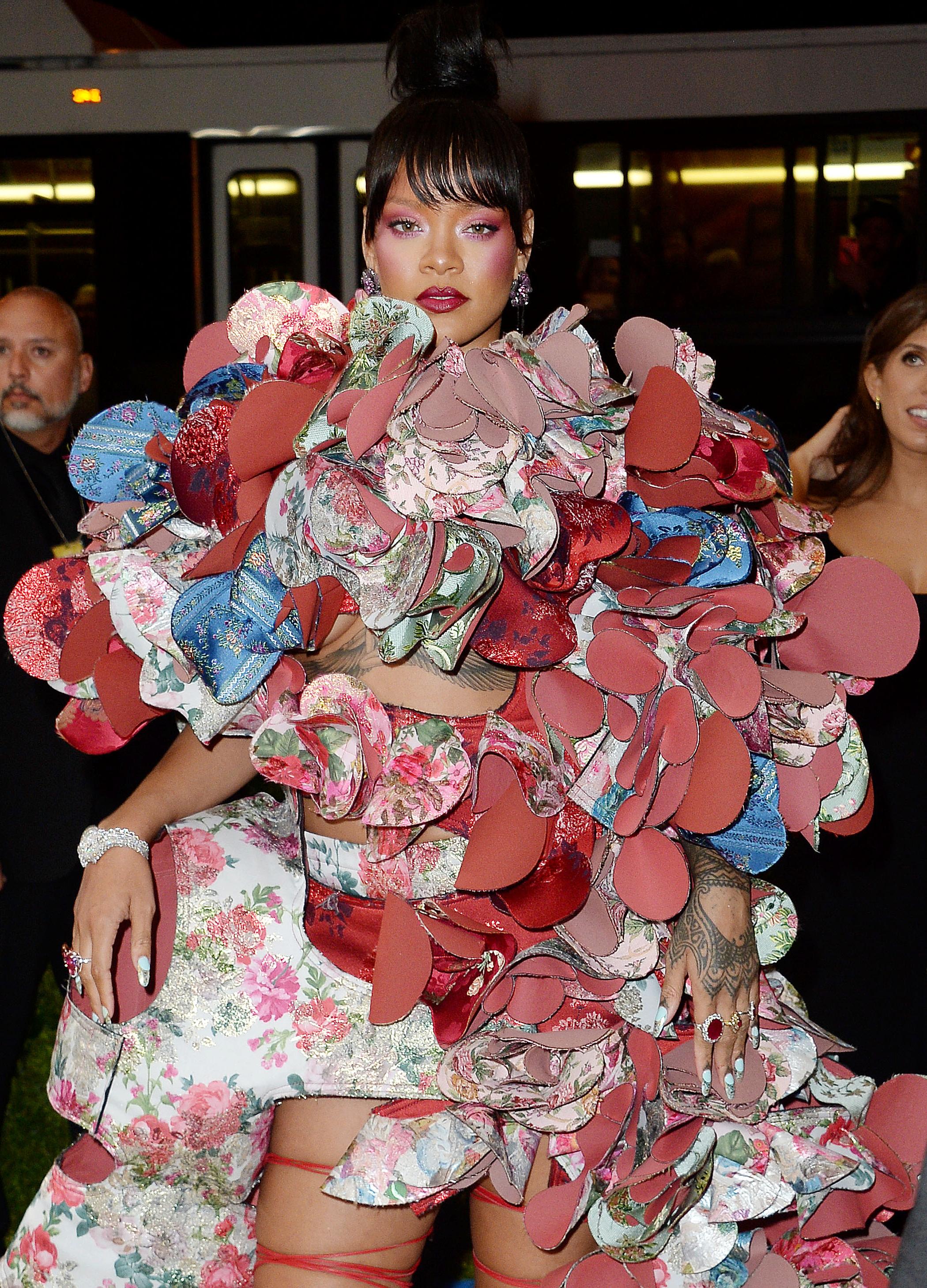 8P Rihanna Wearing a Weird Dress
