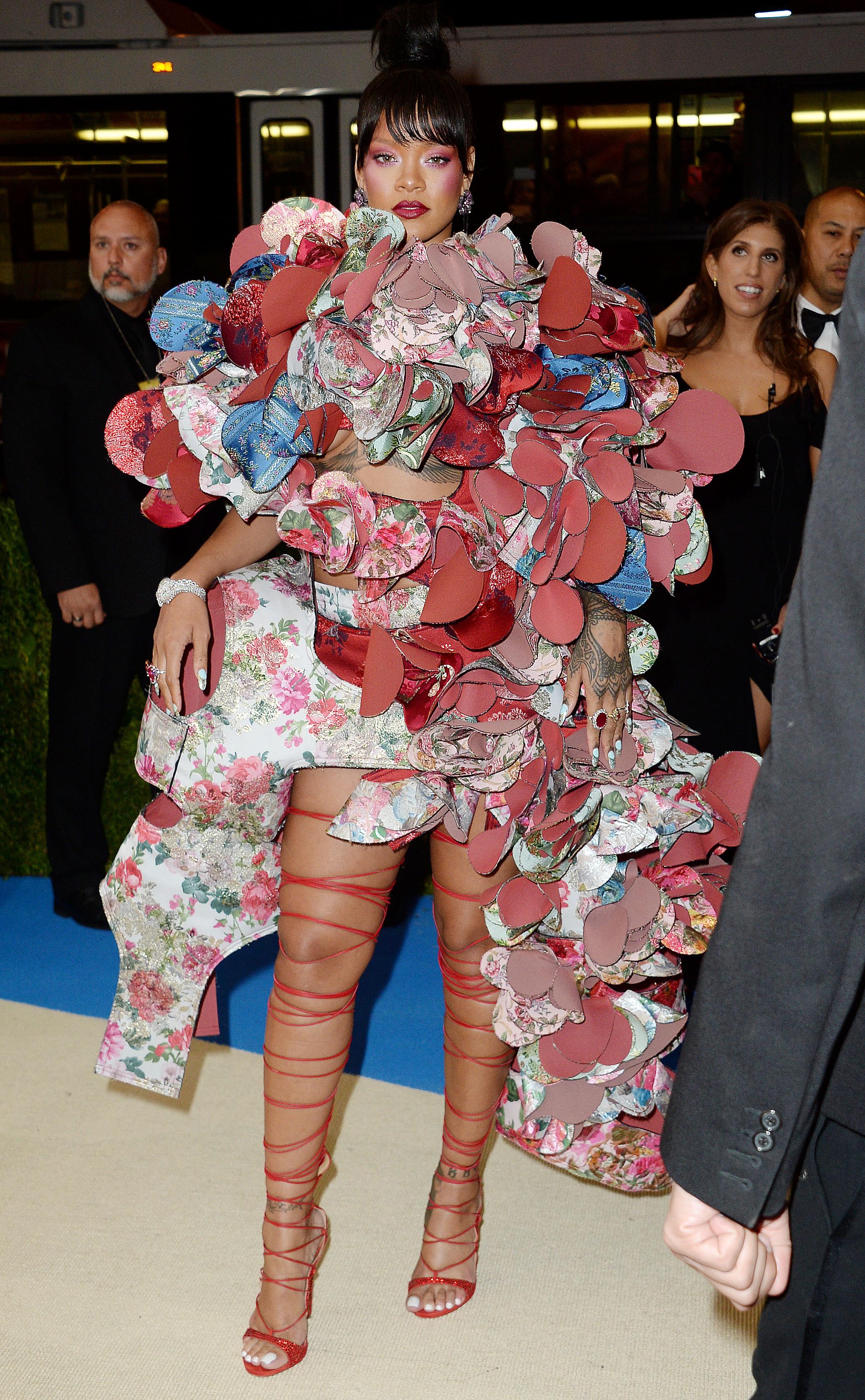8P Rihanna Wearing a Weird Dress