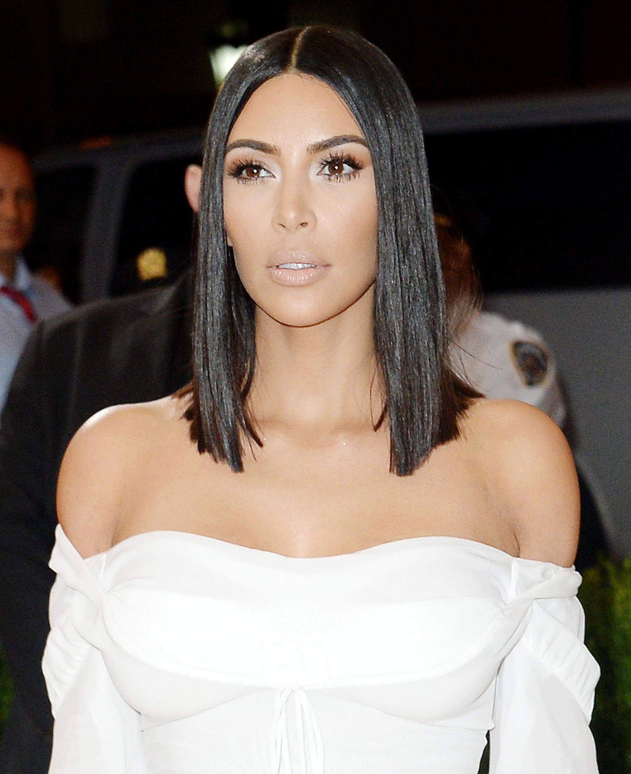 11P Busty Kim Kardashian in a White Dress