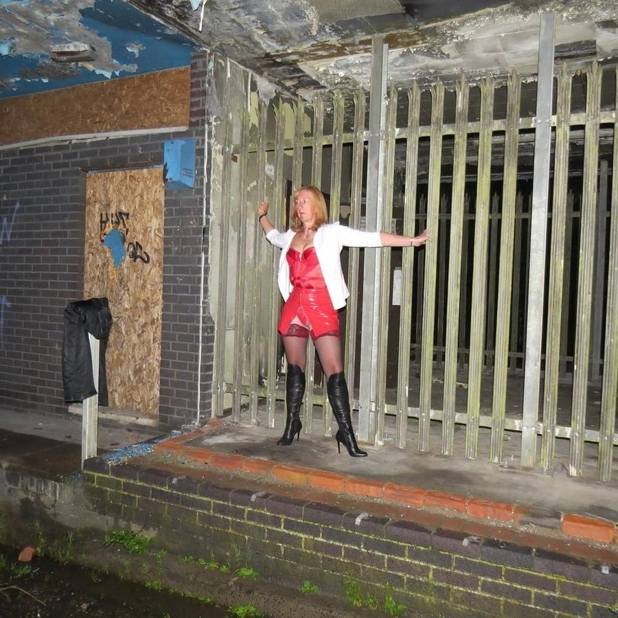 12P Katie, sexy UK MILF Slut