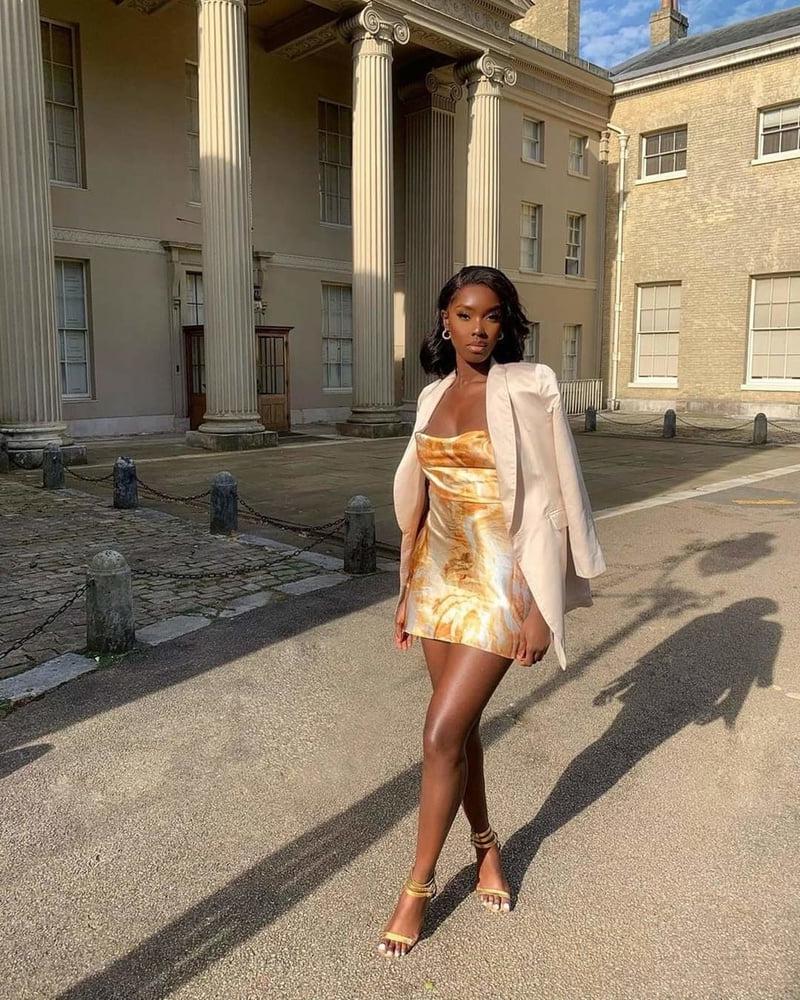25P Sexy in heels