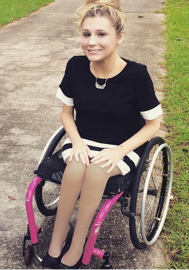 18P Cripples in Pantyhose