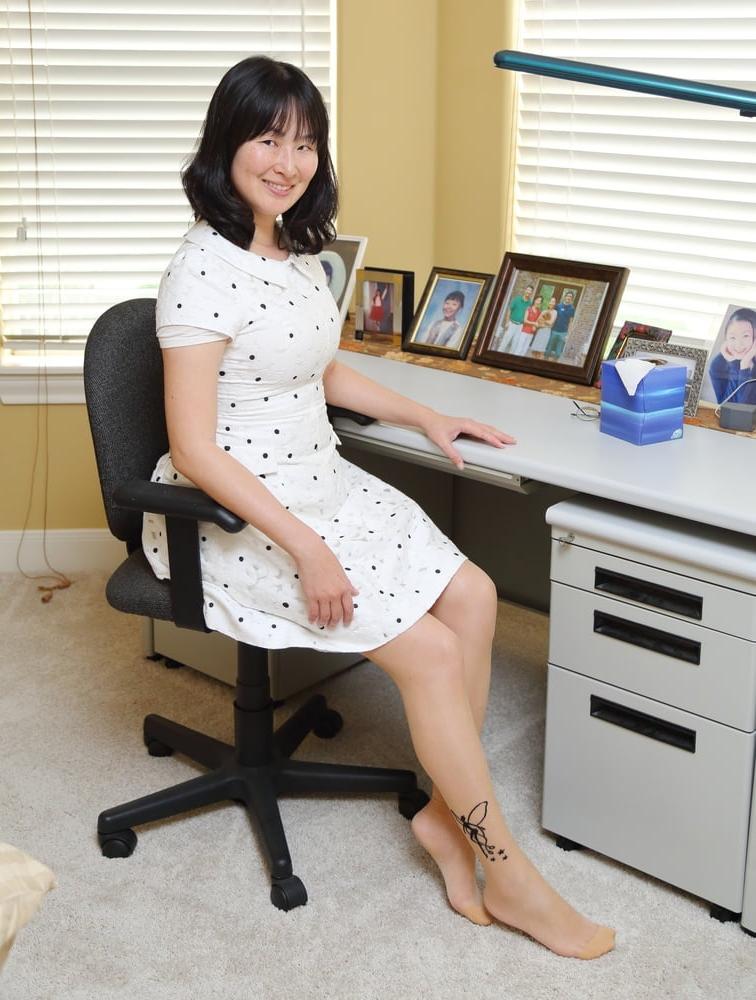 25P Asian Wives in Pantyhose