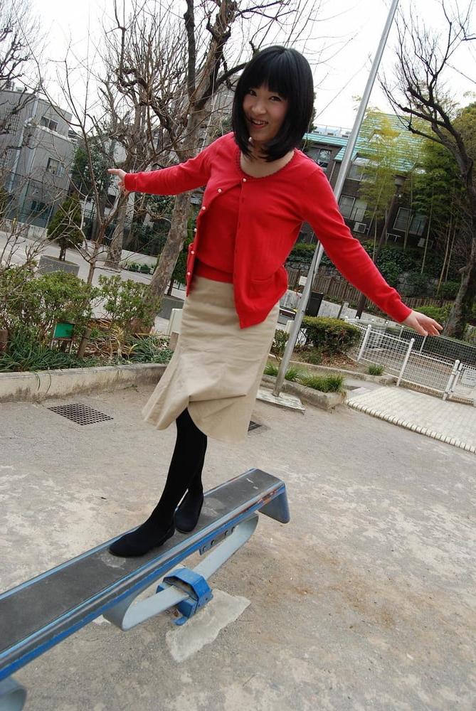 25P Asian Wives in Pantyhose