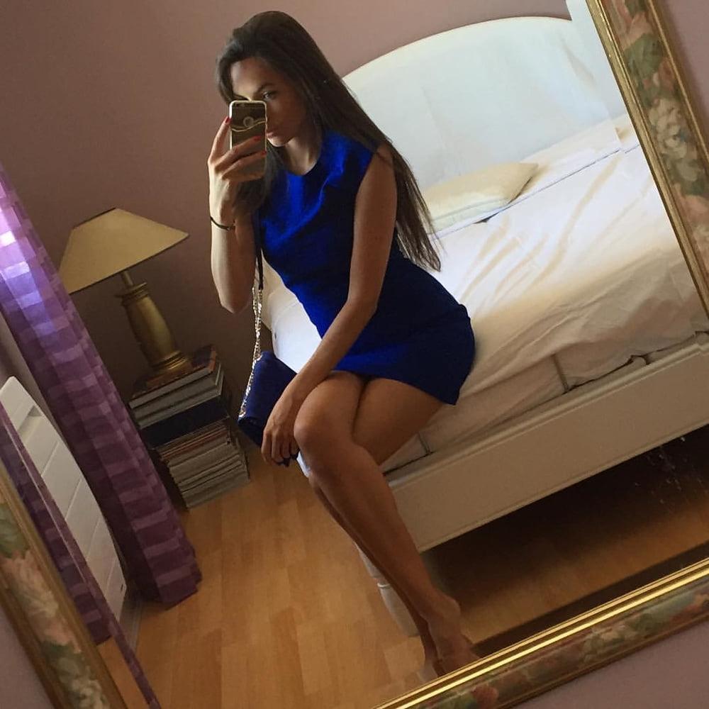 25P Young Pantyhose Loving Girl