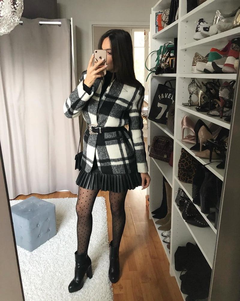 25P Young Pantyhose Loving Girl