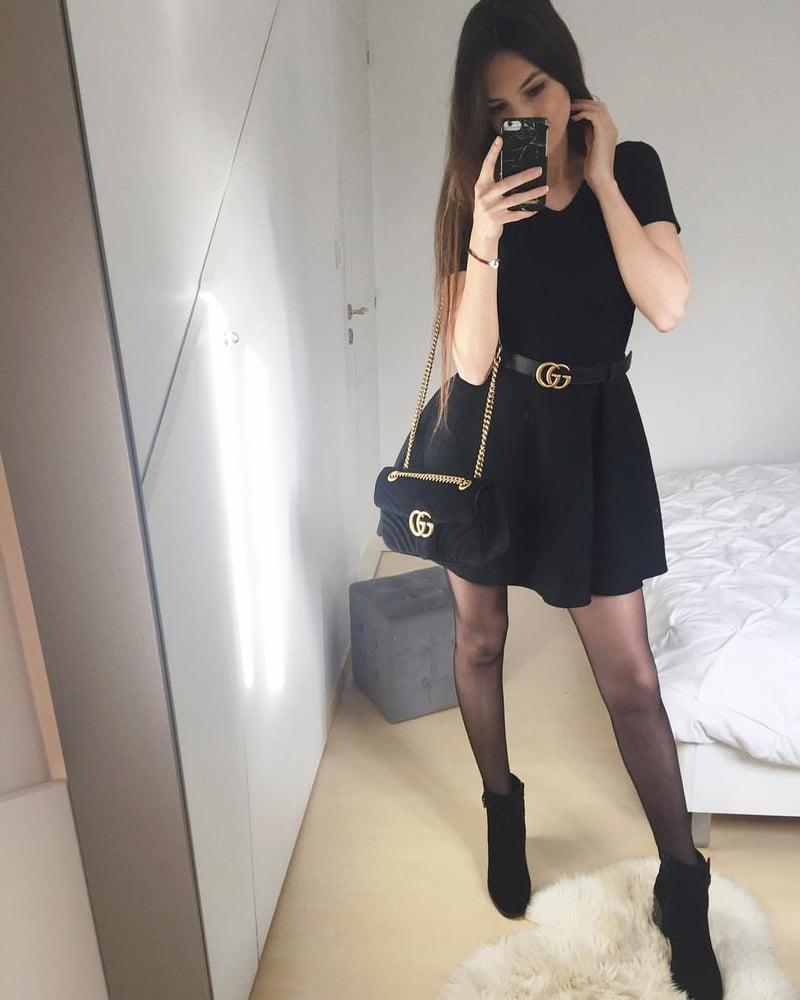 25P Young Pantyhose Loving Girl