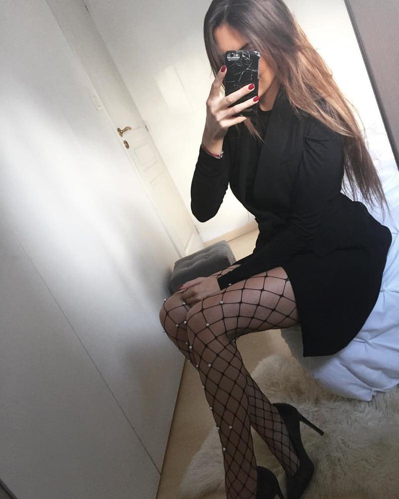 25P Young Pantyhose Loving Girl