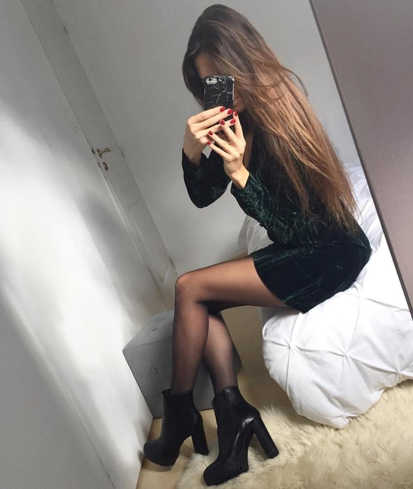 25P Young Pantyhose Loving Girl