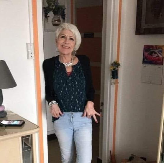 11P Veronique French Milf, non nude but sexy