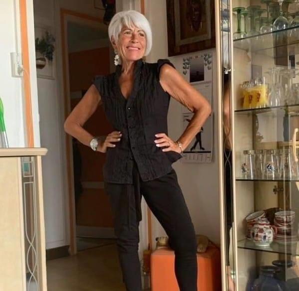 11P Veronique French Milf, non nude but sexy
