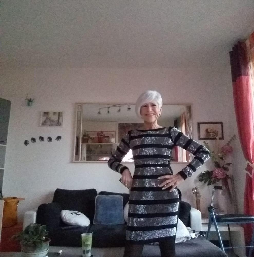 11P Veronique French Milf, non nude but sexy