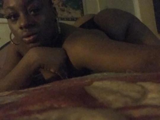 25P Dirty Motel Living Hoe