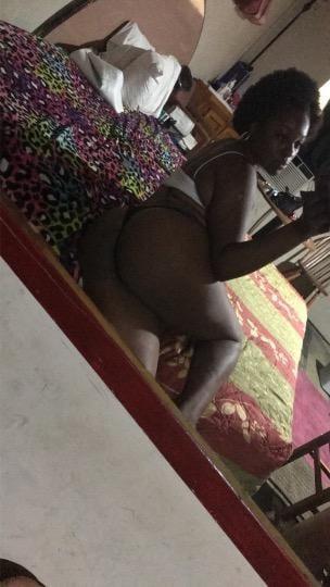 25P Dirty Motel Living Hoe