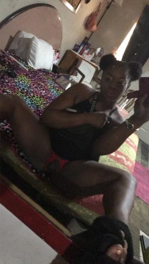 25P Dirty Motel Living Hoe