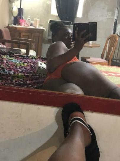 25P Dirty Motel Living Hoe
