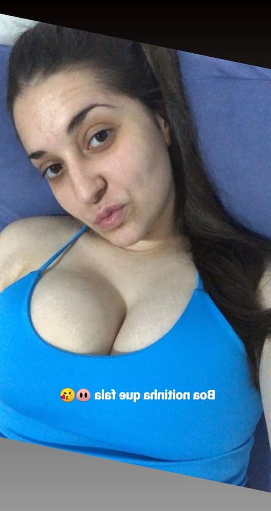 25P PORQUINHA LEITEIRA - SLUT HUGE BUSTY TEEN