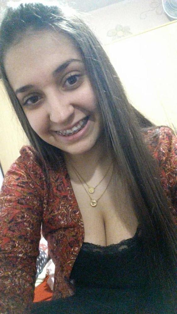 25P PORQUINHA LEITEIRA - SLUT HUGE BUSTY TEEN