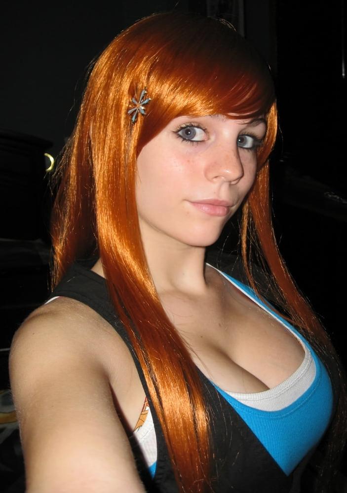 25P Busty Cosplays