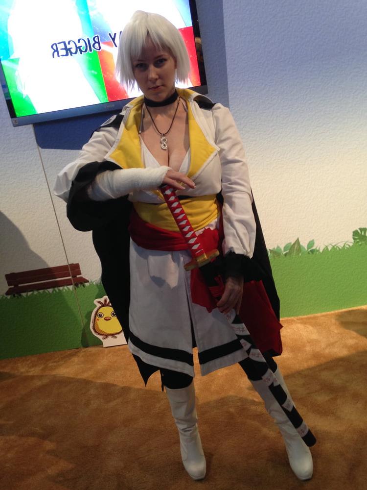 25P Busty Cosplays