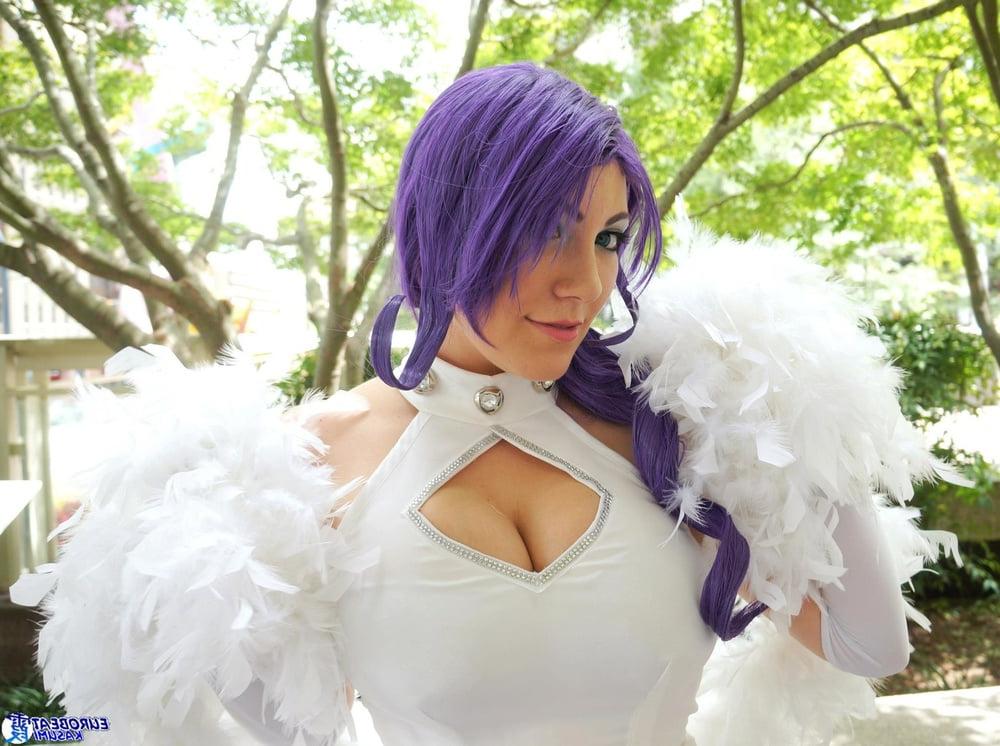 25P Busty Cosplays