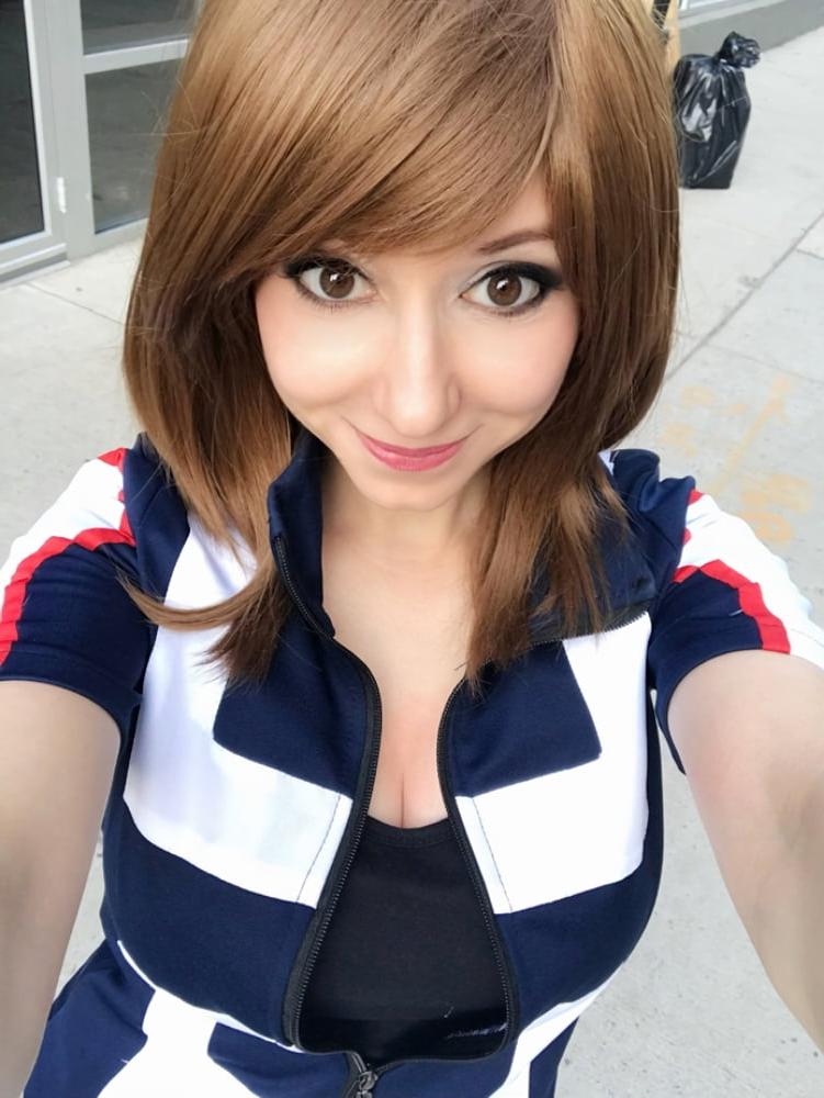 25P Busty Cosplays