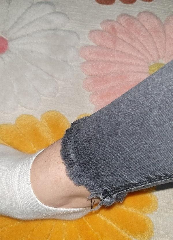 24P Turkish women exhibiting their sexy bodies in clothes