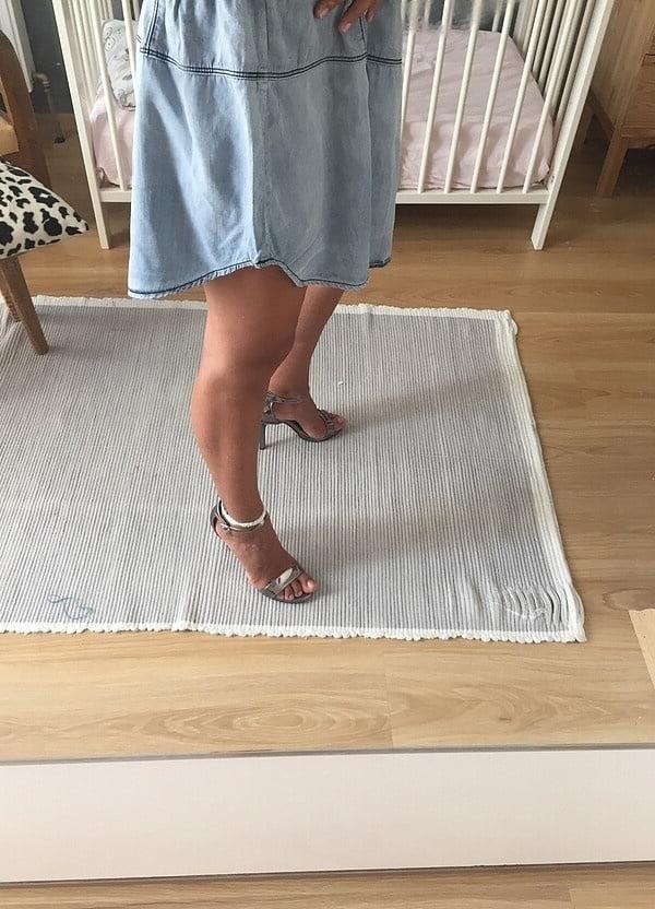 24P Turkish women exhibiting their sexy bodies in clothes