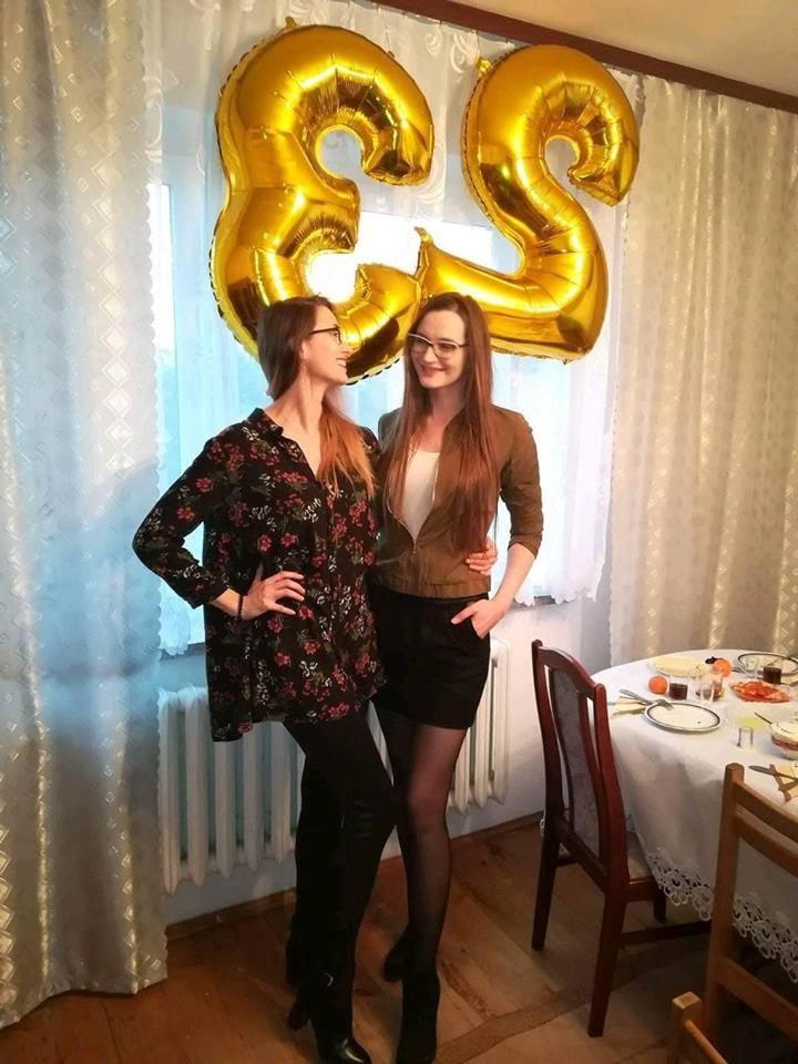 25P sexy females in tights pantyhose nylons 123
