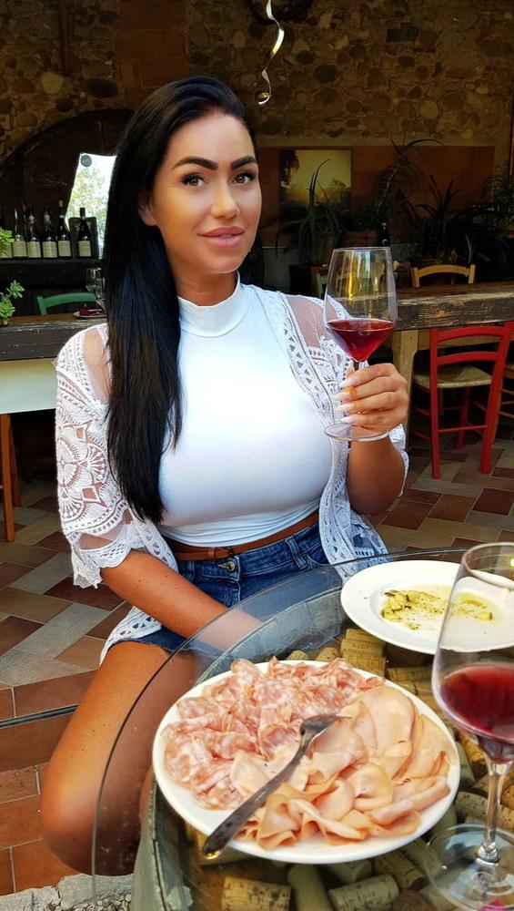 25P Me Horny in Holidays