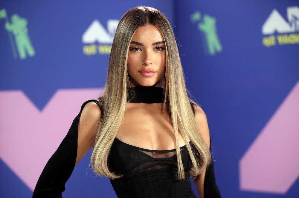 23P Madison Beer – Heiße Sängerin – MTV Awards – Absätze – Kleid