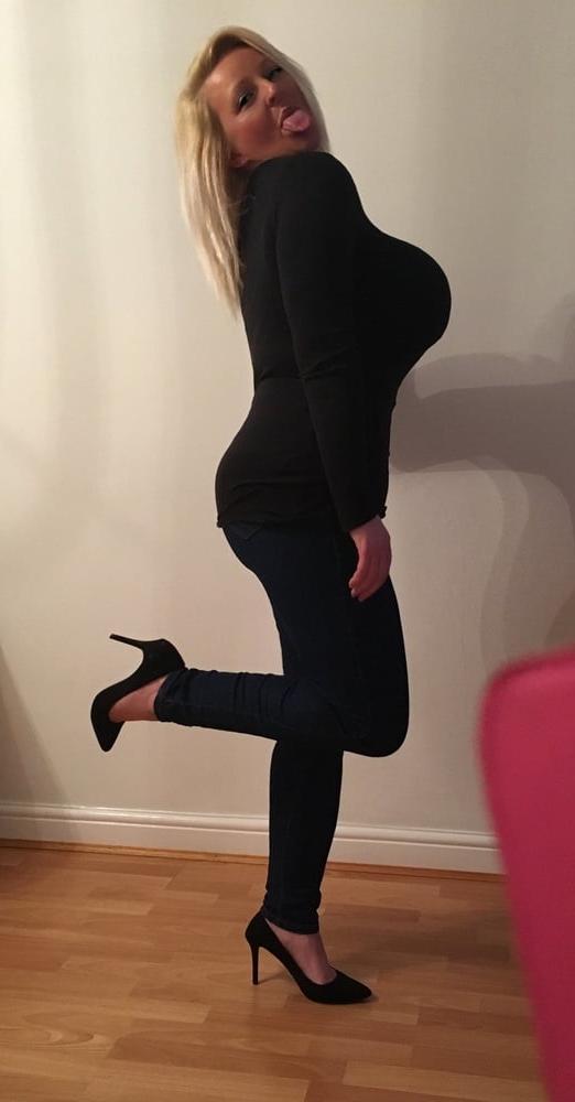 16P Vollbusige Julie