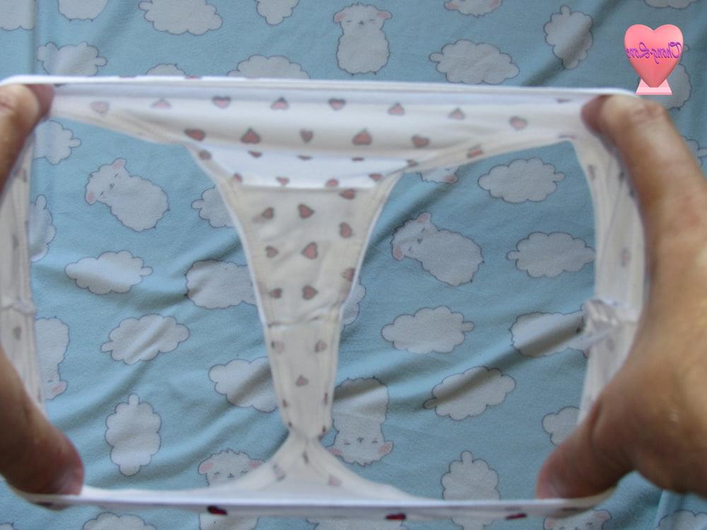 18P My sexy sisters little thongs