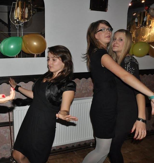 25P sexy females in tights pantyhose nylons 122
