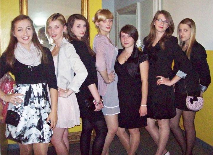 25P sexy females in tights pantyhose nylons 122