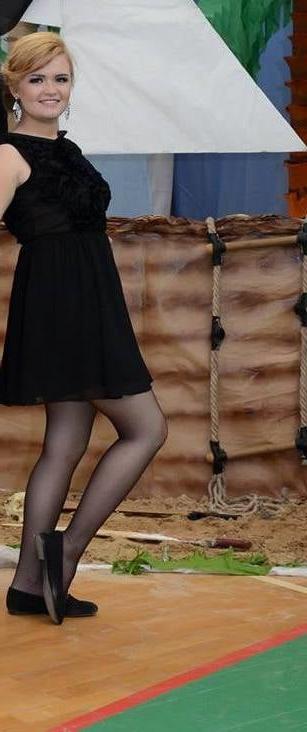 25P sexy females in tights pantyhose nylons 122