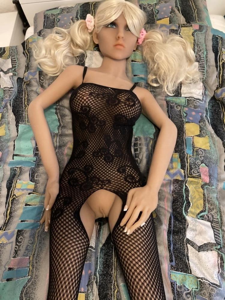 16P Sex-dolls  pic