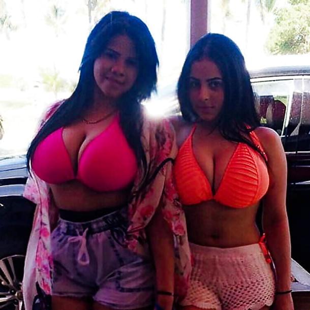 25P big breasts in swimwear 9