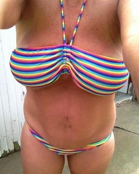 25P sexy matures, curvy, and BBWs in swim suits